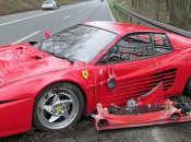 bousille Ferrari pour sauver hérisson