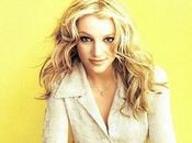 4music.com Britney veut être parfaite pour Factor