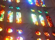 rouge vitrail religieux