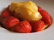 Sous tartelette fraises sorbet pêche/yuzu, nage nectarines prises dans gelée citronnelle combava