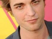 Robert Pattinson Présent Video Music Awards
