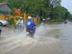 Saison pluies routes inondées