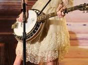 looks country Taylor Swift