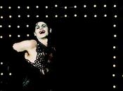 Oliver chante Miss Knife