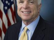 VIDÉO. Etats-Unis sénateur John McCain traître Mahmoud Ahmadinejad singe