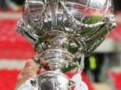 Trophy Wrexham comme Swansea