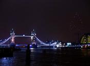 drones forment logo Star Trek dans ciel Londres