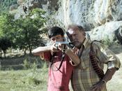 Derrière colline, dans tréfonds l’humain