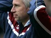 Mercato-Newcastle Pardew fragilisé