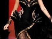 Nabilla défile pour Gaultier photos, Capucine fait chronique hebdomadaire