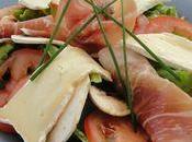 Salade composee, jambon ganda, tomates, champignons, brie...