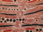 Focus oeuvre présentée Parcours Mondes peintre aborigène Ningura Napurrula, Kintore-Papunya
