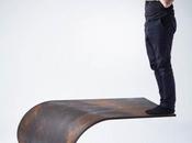 DESIGN table défie gravité