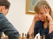 Echecs Tashkent: Kosteniuk difficulté