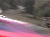 VIDEO BUZZ. Grosse colère mari cocu détruit propre maison avec voiture