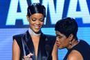 Rihanna, honoree emue mere American Music Awards 2013