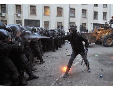 UKRAINE. Vidéo+photos: l’Occident parle de révolution, entendez émeutes et coup d’Etat