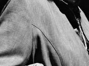 Bras dessus, bras dessous.