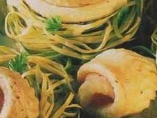 Nids tagliatelles épinards, filets sole oeufs marins