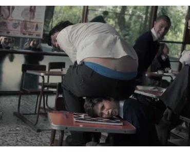 Saatchi & Saatchi signe l’hymne hilarant de la revanche des Nerds