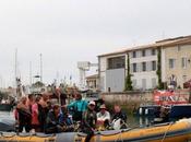 3000 bébés homards l'eau