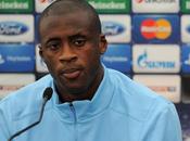 Mercato Premier League Yaya Touré reste Manchester City