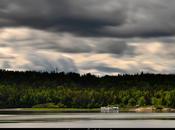 Cabanes fond d'une baie...