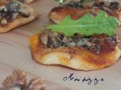 Mini pizza fourme d'Ambert-noix