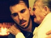 Giancarlo Mursciniano émeut Toile avec photo grand-mère