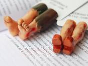 paires jambes comme marque page, vous tente