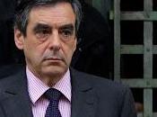 François Fillon prend pieds dans tapis tribunal correctionnel Paris