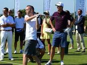 Andres Iniesta apprend golf avec pointure