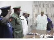 Nigeria Buhari limoge chefs d’état-major trois armées