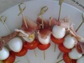 Brochettes oeufs caille, jambon parme tomate cerise