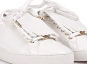 Tendance Basket Blanche Balance vote pour l’esprit mocassin signé Mickael Kors