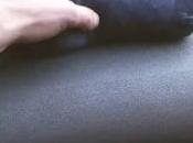 place paire chaussettes tableau bord. raison vraiment ingénieuse