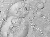 Cassini survole pôle nord d’Encelade
