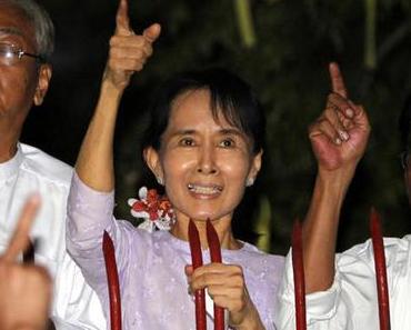 Vous admirez Aung San Suu Kyi ? Alors aidez-nous à la soutenir et  à faire connaitre son action exemplaire en rejoignant France Aung San Suu Kyi ou en faisant un don.