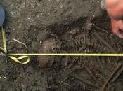 squelette d'un adolescent l'Âge Bronze découvert près Stonehenge