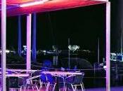 d’eau tricolore pour rendre hommage victimes parisiennes