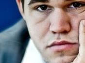 Magnus Carlsen interviewé fans