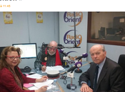 Jacques Toubon, dangereux gauchiste révolutionnaire costume/cravate, couteau entre dents