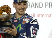 Lorenzo démarre chapeaux roues