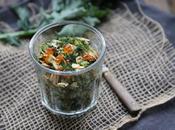 Salade quinoa chou Kale, avocat saumon fumé amandes