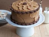 Devil’s Food Layer Cake with Peanut Butter Frosting Chocolat (Gâteau Diable) Glaçage Beurre Cacahuètes