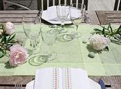 Réalisez décor table coloré raffiné pour Fête Mères