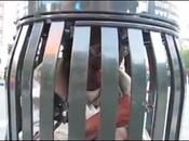 L'étrange scène voleur chapeau