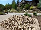 Entre cailloux l'enclume