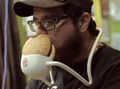 tous amateurs burgers, voici comment manger hamburger sans salir mains