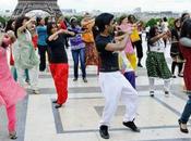 bien dansez Bollywood maintenant Avec nouveaux cours danses Indiennes Paris